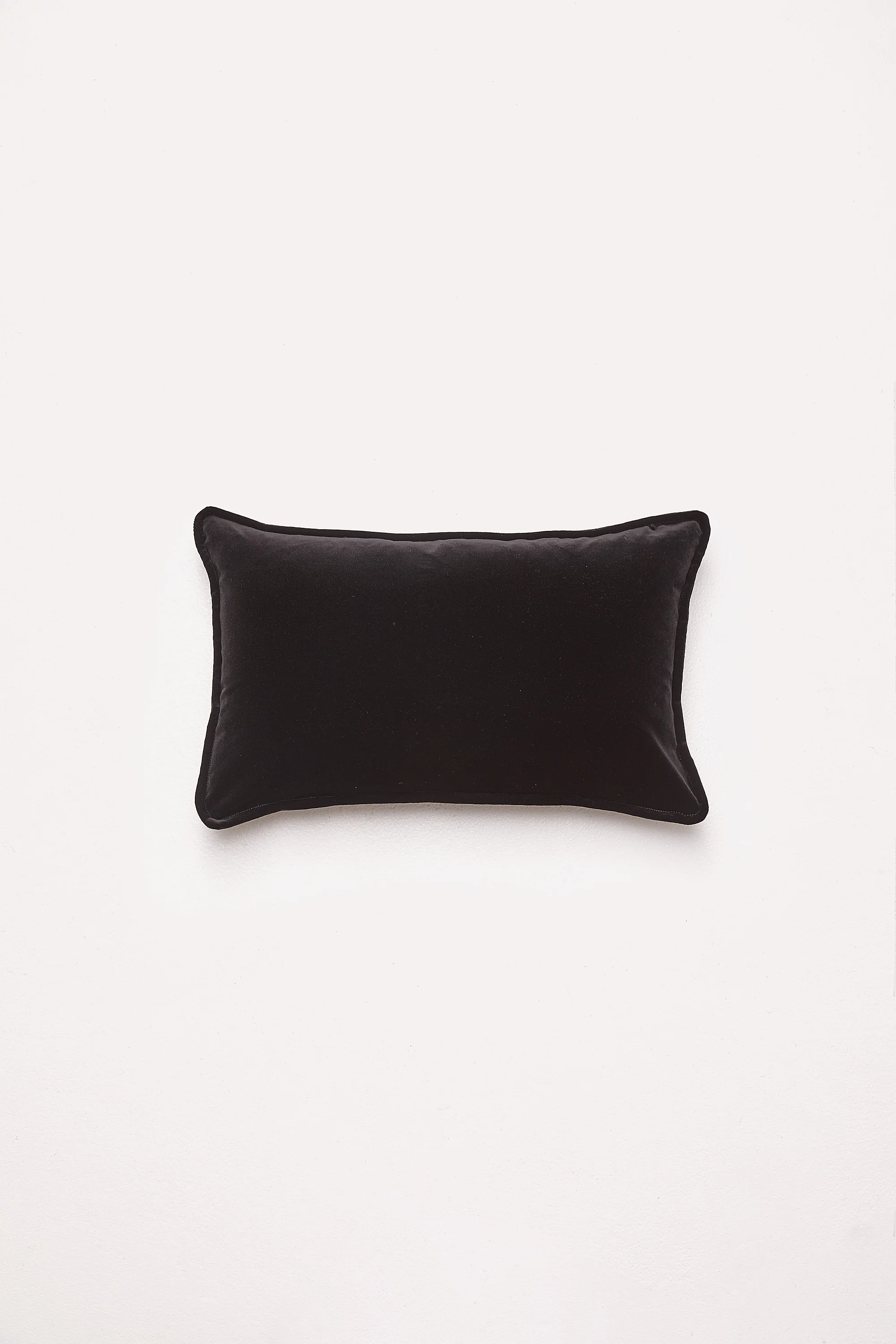 Lumbar Velvet - Black Cat Cushion